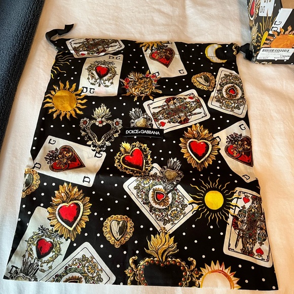 Gently preowned Dolce and Gabbana block heels with heart details! - Picture 4 of 10